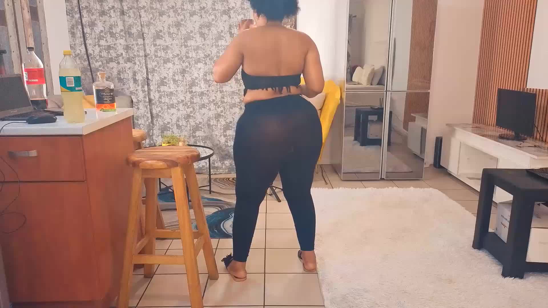 GiantBootyMilf